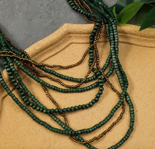 Green wooden & glass bead necklace. Multiplayer.